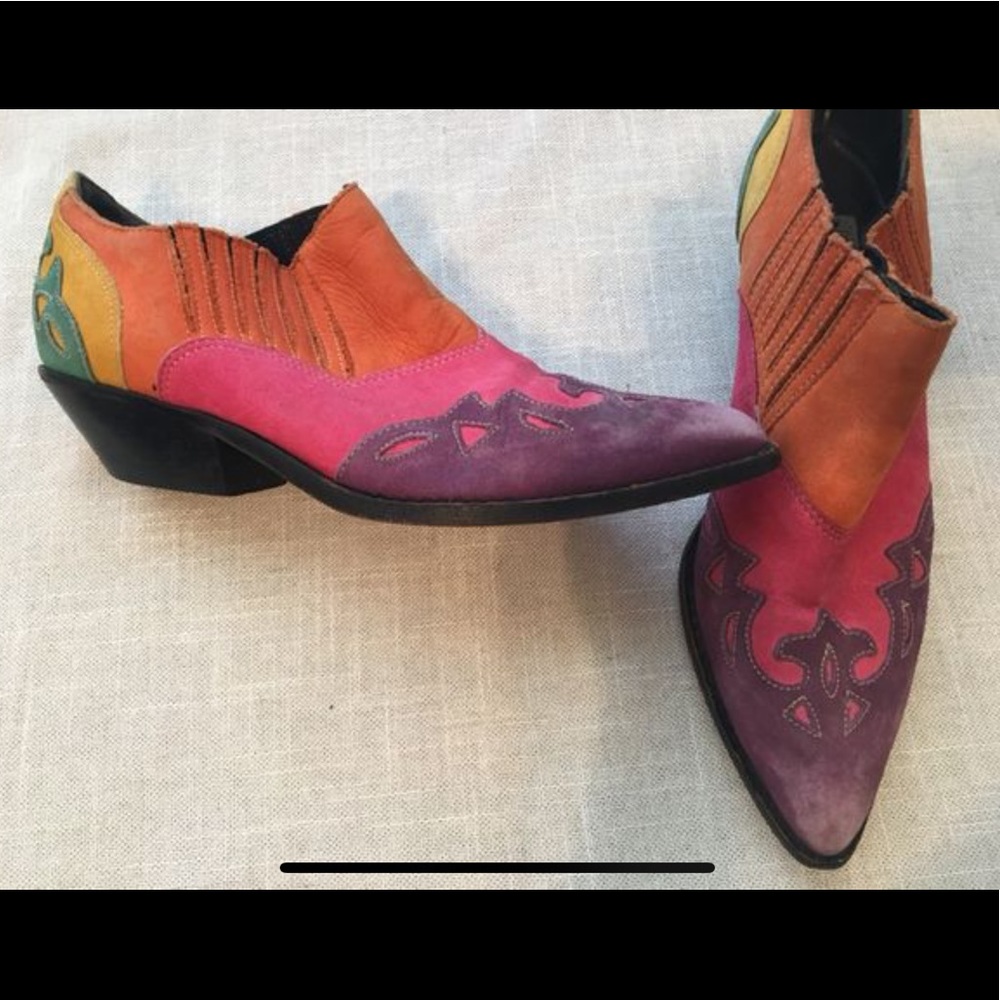 Circles rainbow boots